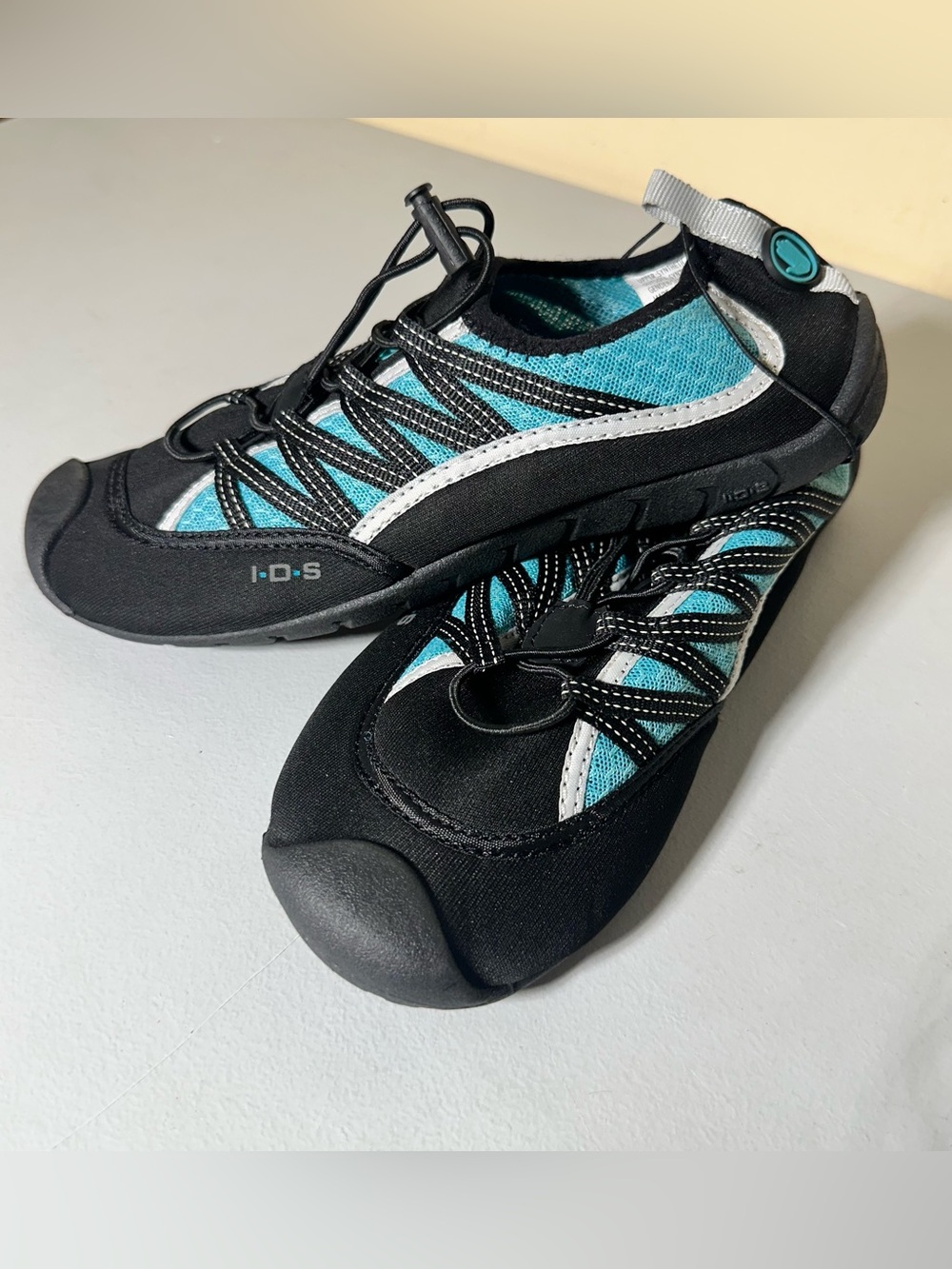Body Glove Black and Aqua Women's Water Sneakers, Size 7, New